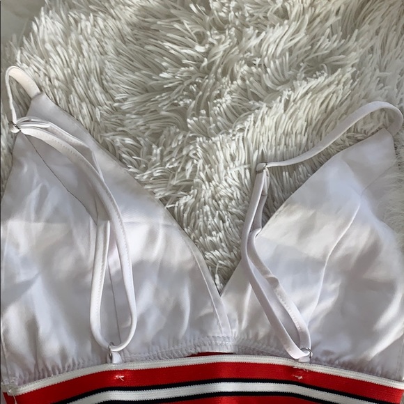 Two piece set - Picture 2 of 3